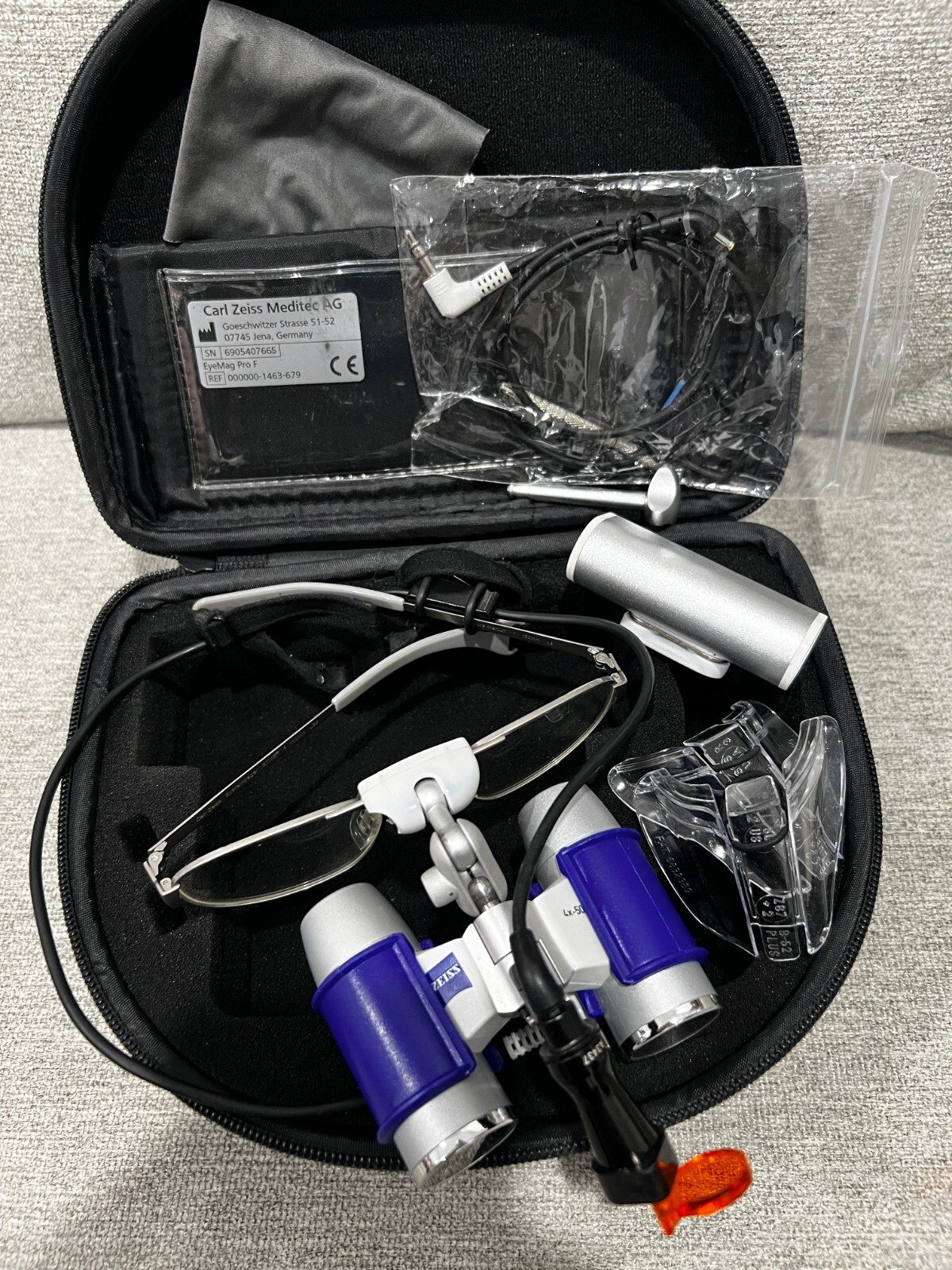 Carl Zeiss EyeMag Pro Dental Surgical Loupes + LumaDent UniLux Light
