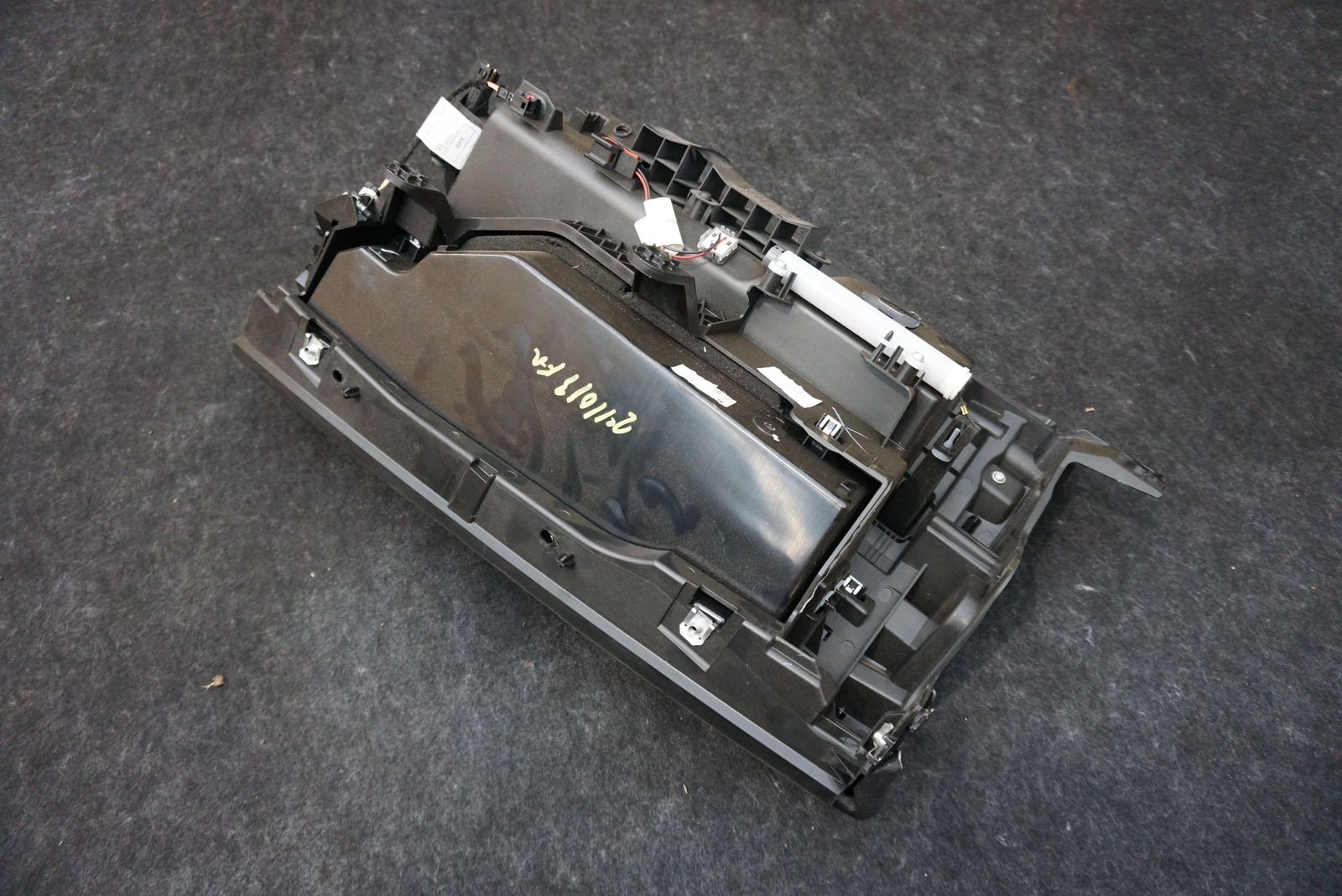 Front Right Passenger Glove Box Assembly 670071374 Maserati Ghibli M157 2017-24