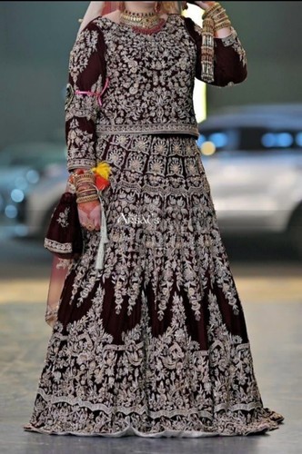 Pakistani Clothing : Burqa, Sari, Taqiyah, Salwar Kameez, Purdah, Kurta, Lehenga - Picture 3 of 5
