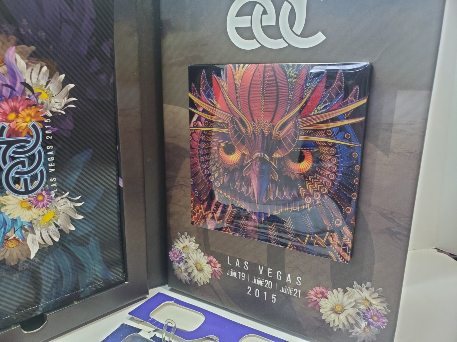 2015 EDC LAS VEGAS COLLECTOR'S BOX With Collectables. 