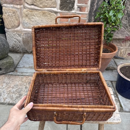 Wicker Hamper Picnic Basket With Handle Toys Blankets Sticks Storage Box - Picture 5 of 11