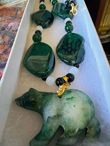 Beaded Green Agate & Onyx Necklace Carved Animal Charm Pendant Green Black