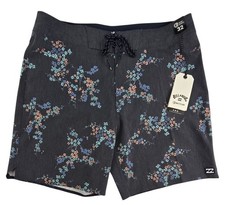 Billabong Men's Good Times Pro Board Shorts Short Length Size 32 Navy Floral