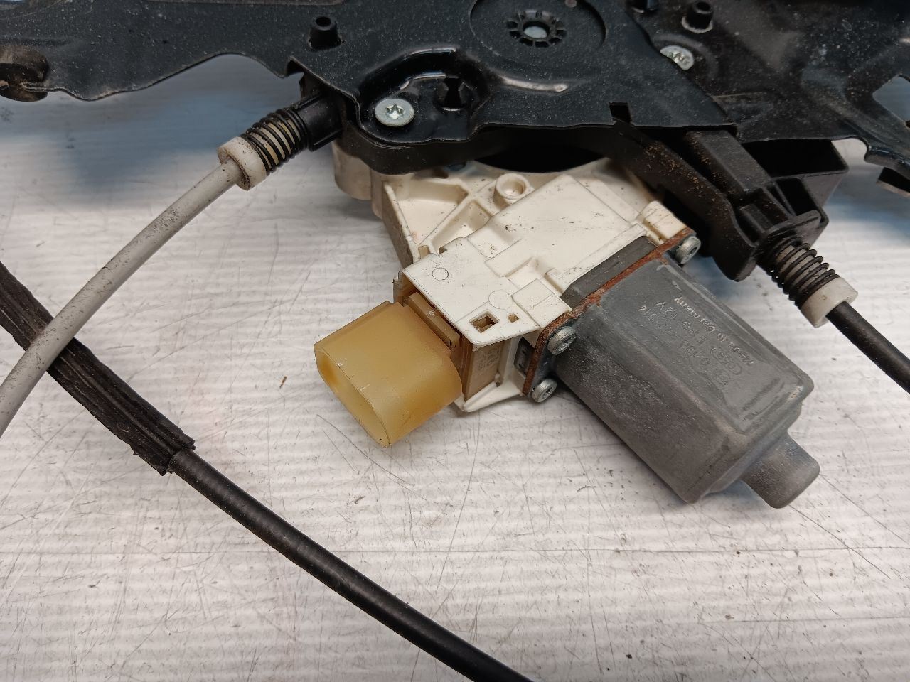 Rolls-Royce 20 2010-2020 Rear Right Window regulator