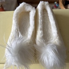 NEW Women  s Cable Knit Pom Pom Ivory Ballet Slippers Sz M