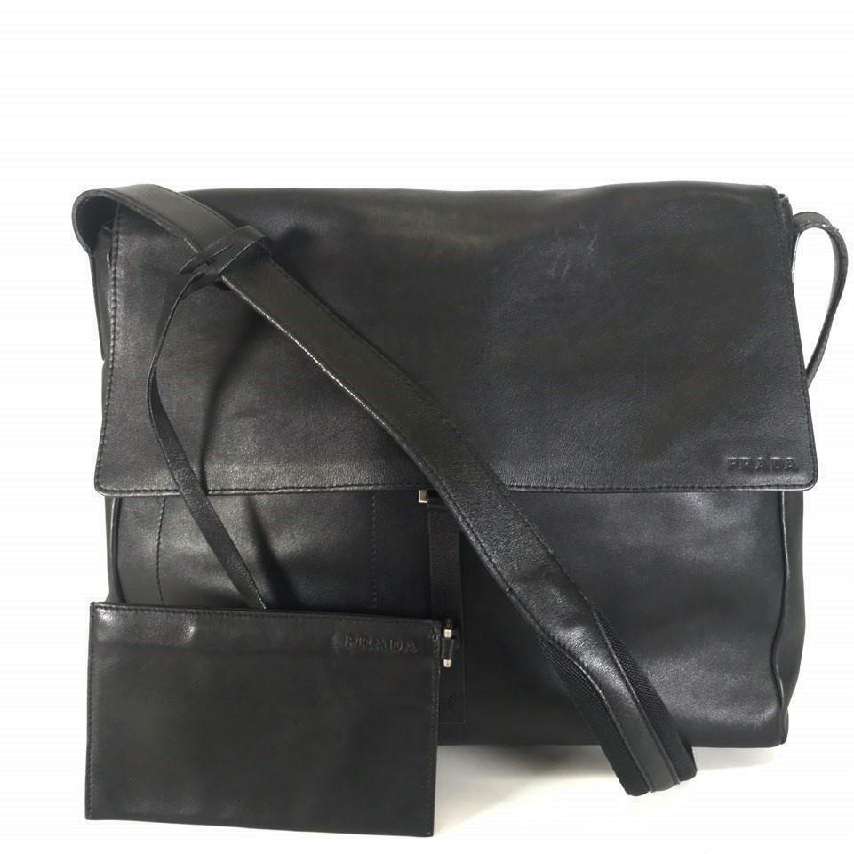 Prada Leather Diagonal Hanging Messenger Shoulder Bag H121