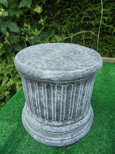 Round Plinth Concrete garden ornament - Picture 9 of 14