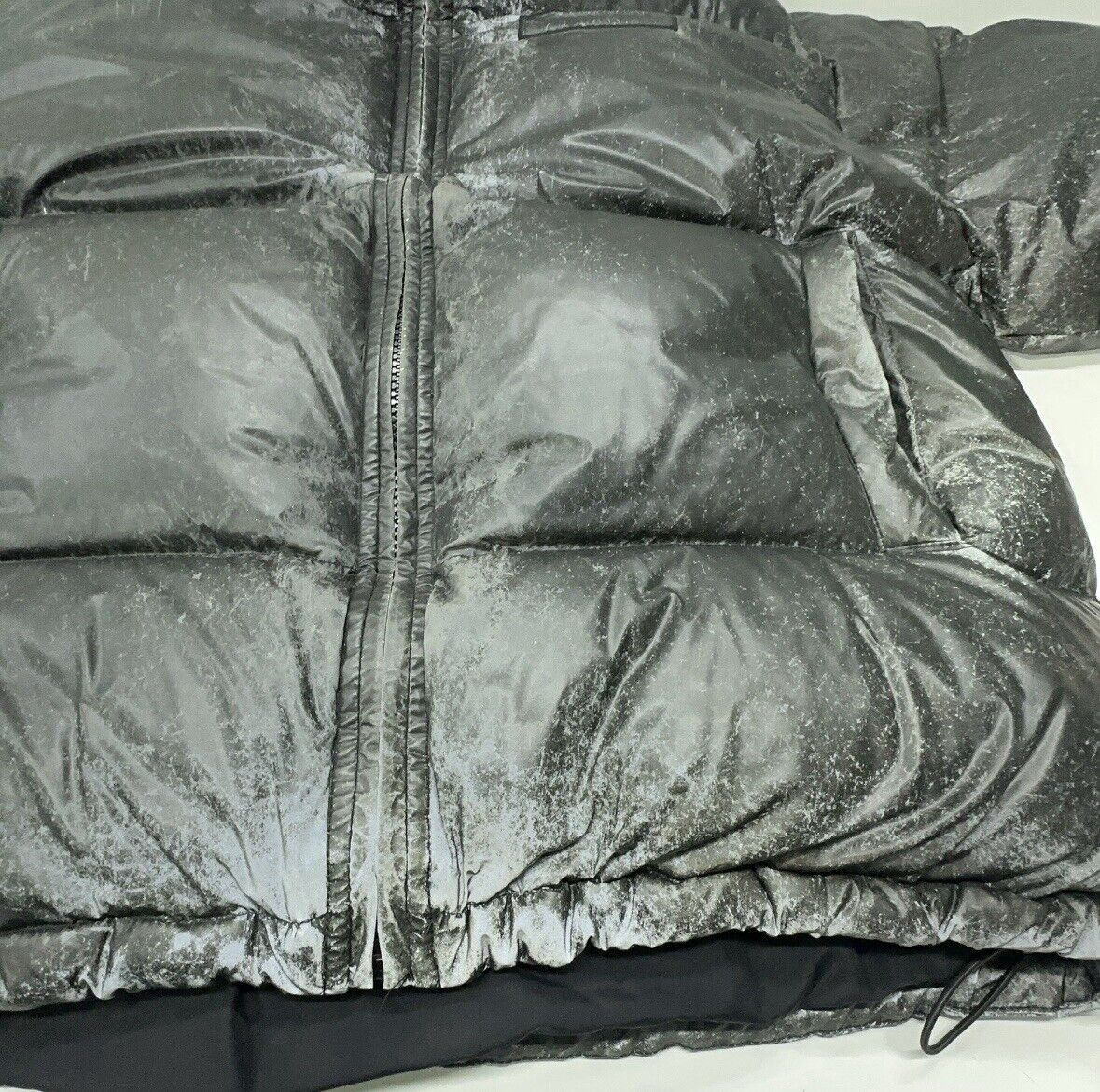 Supreme FW20 Week 14 Reflective Speckled Down Jacket Size M Supreme FW20 Week 14 Reflective Speckled Down Jacket Size M