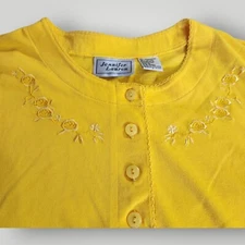 Jennifer Lauren Women's M Yellow Henley Neck Embroidered Short Sleeve T Shirt