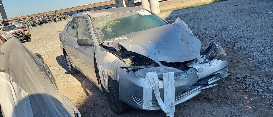 2005 Toyota Camry Automatic Transmission OEM 132K Miles - LKQ439112521 - Image 2 of 4