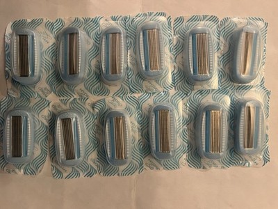 Schick Hydro Silk Razor (lot of 12 Refill Cartridges Brand New Free Shipping