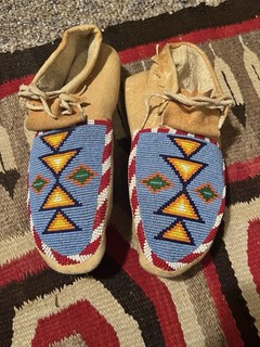 Northern Plains Native American / Indian Beaded Moccasins