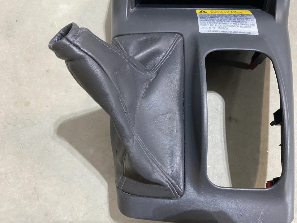 OEM 1993 Mitsubishi Montero consola central moldura palanca de cambios bisel envolvente Foto 4 de 4