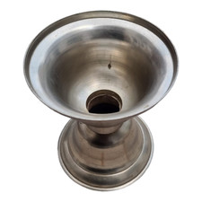 Vecchia ciotola per sputare