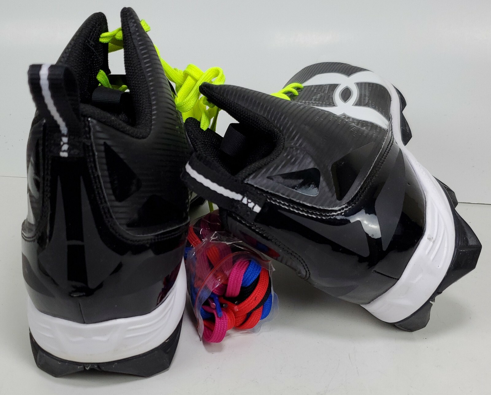 Under Armour (US Size 14) Men's Clutchfit Football Cleat