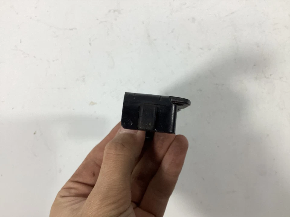 BMW 535xi 535i 528i Xdrive 528i 528xi 2009-2013 placa de cierre de maletero OEM. Foto 3 de 4