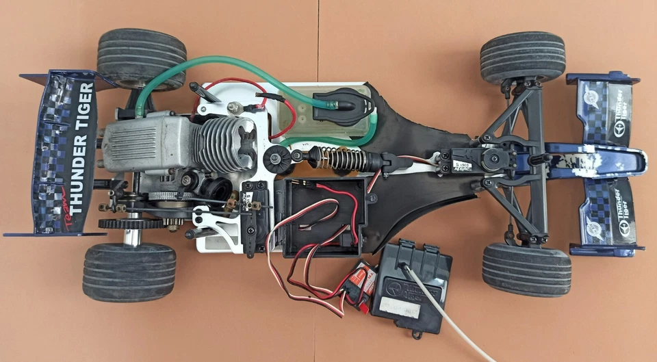 Automodello a scoppio F1 RC 1/8 thunder tiger modellismo dinamico per ricambi - Immagine 2 di 4