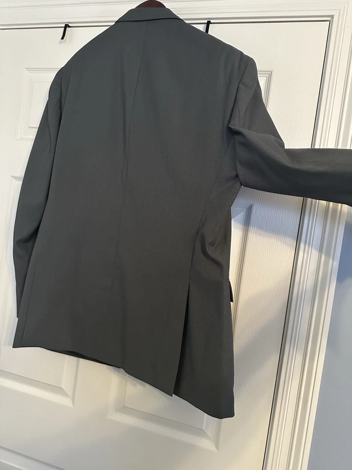 Traje Andrew Marc para hombre con corbata Tommy Hilfiger a juego, gris carbón, talla 48L Foto 4 de 4