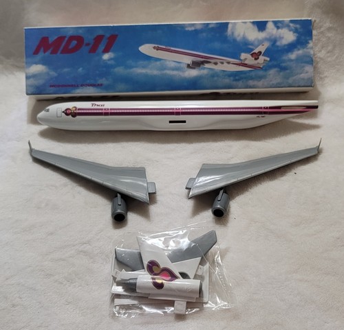 Thai Airlines MD-11 McDonnell Douglas Desk Display Model Kit w/ Box  Never Built
