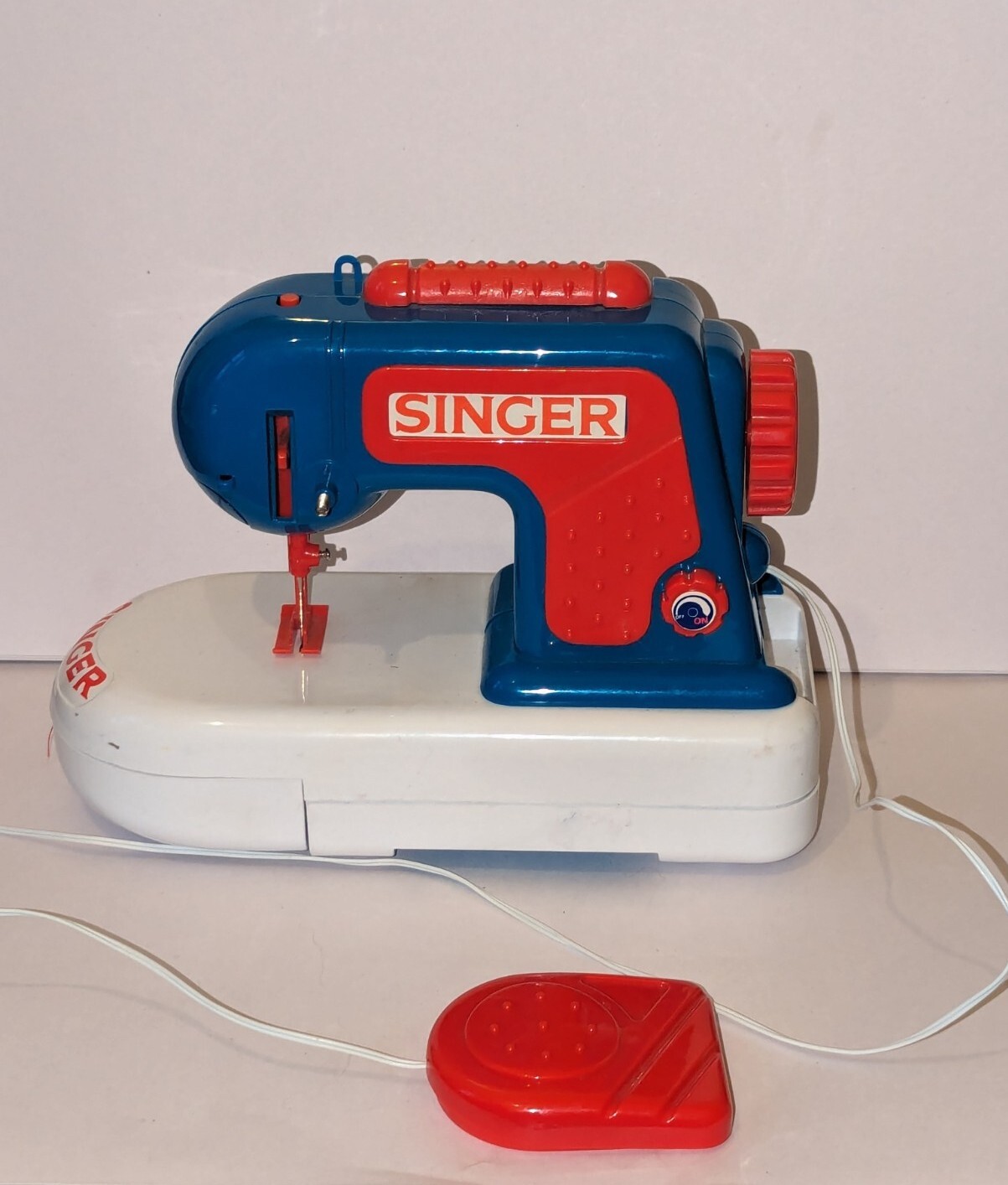 Singer Childrens Sewing Machine Chainstitch Embroidery Beginners Toy