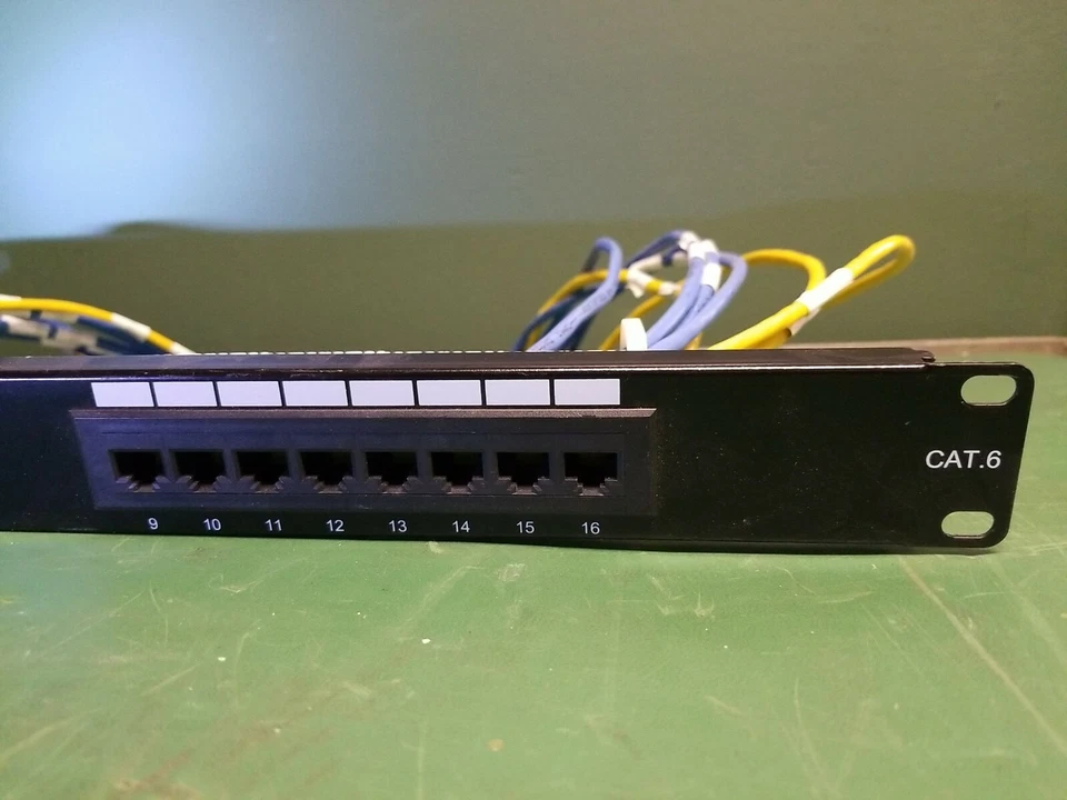 Intellinet - Cat6 Patch Panel 16-Port, UTP, 1U - Image 3 of 4
