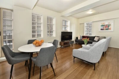 Fully Furnished 2 Bedroom Apt Walk To Rmit 975 Per Week