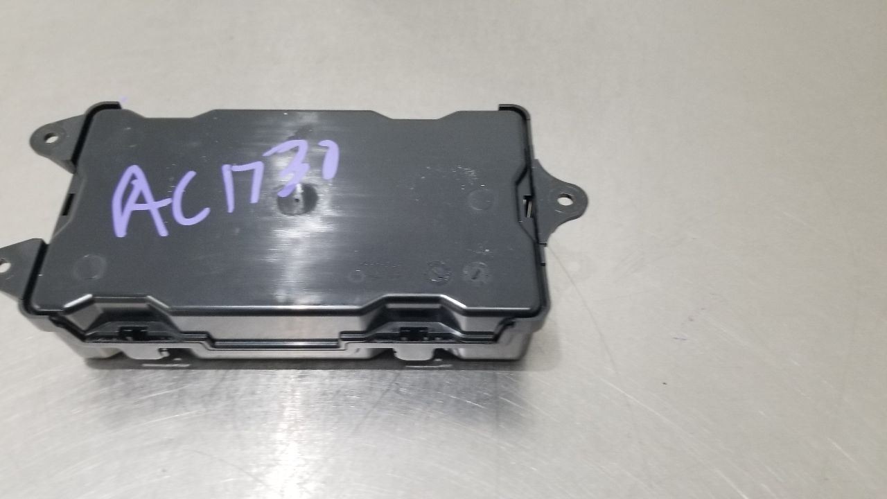 17 BENTLEY BENTAYGA TEMPERATURE HVAC CONTROL MODULE 36A907040A