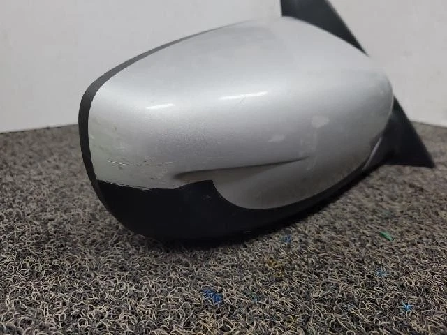 Espejo retrovisor lateral derecho plateado KIA Rondo 2015 Carens totalmente nuevo Foto 3 de 4