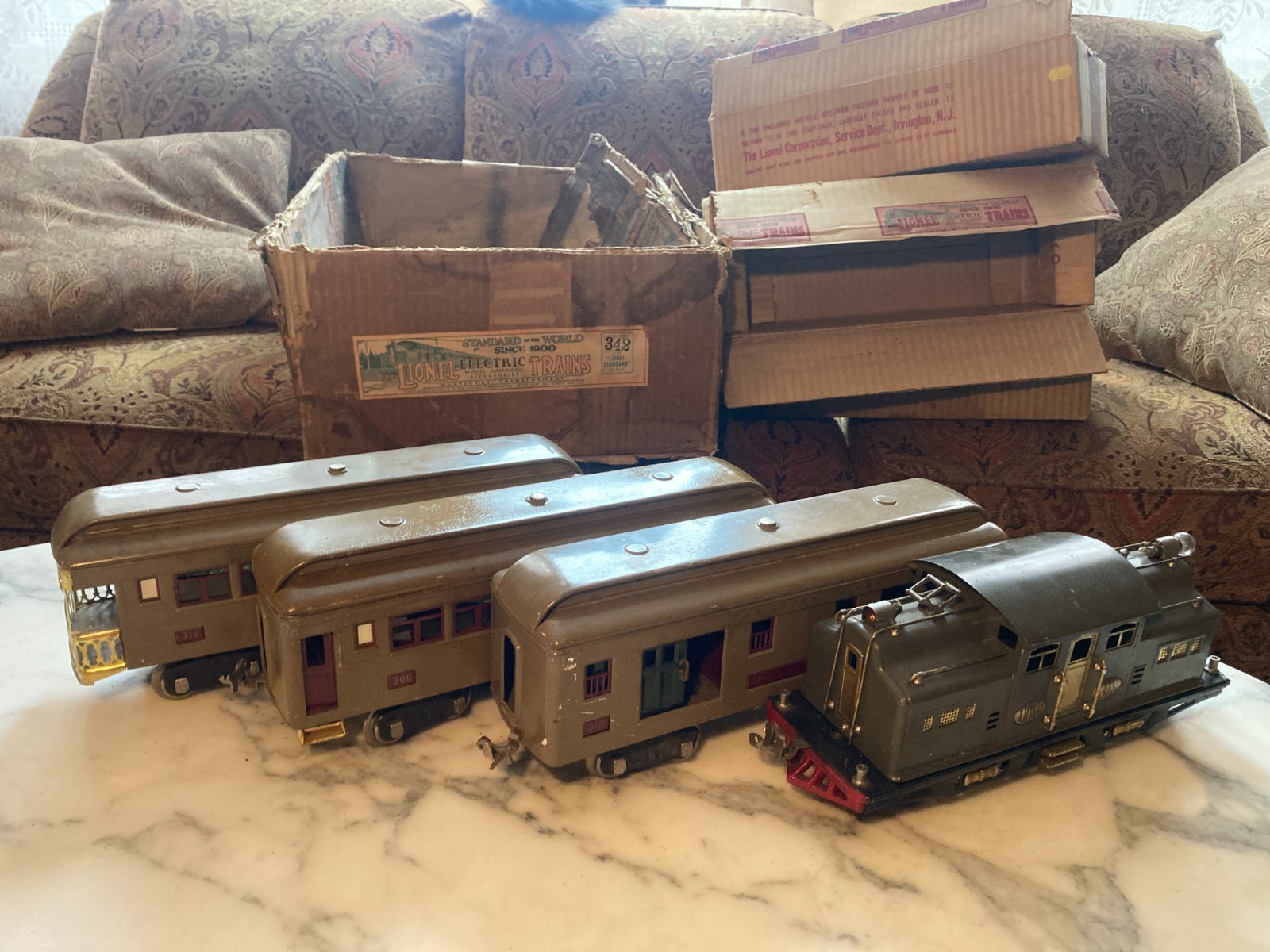 1920s Prewar Lionel 342 Train set with 318 engine 309, 310 & 312 Cars ...