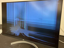 LG 32UN500-W Monitor 32" Ultrafine 3840 x 2160 AMD FreeSync Speakers CRACKED
