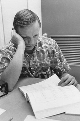 NEIL ARMSTRONG REVIEWING APOLLO 11 FLIGHT PLAN 1969 4X6 POSTCARD PHOTO