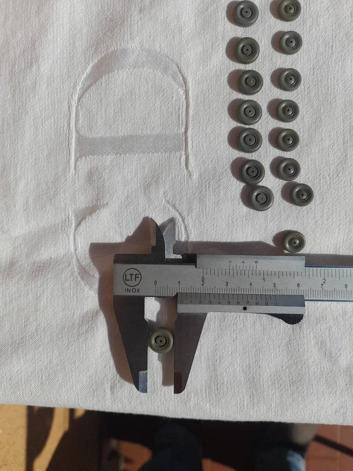 WIKING 20 RUOTE SINGOLE PICCOLE PER RICAMBIO - SMALL SINGLE WHEELS FOR SPARE - Immagine 3 di 3