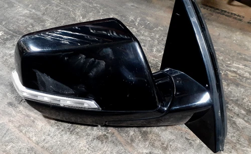 2018-2022 Chevrolet Traverse Right Passenger Side View Door Mirror Black Used
