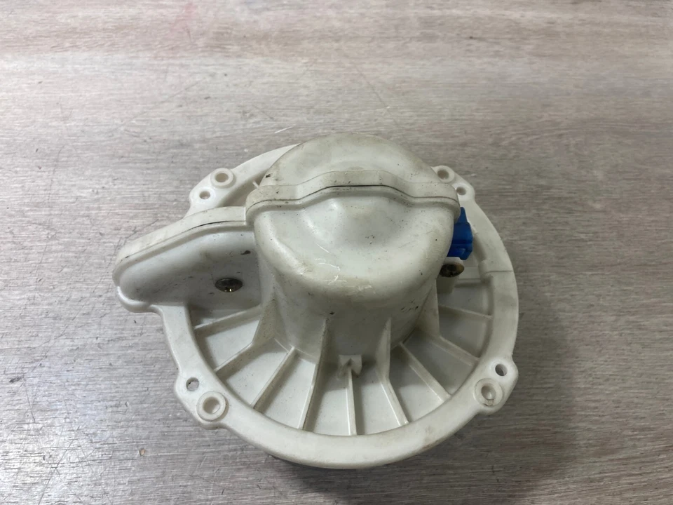 1993 ISUZU TROOPER 3.1 DIESEL HEATER BLOWER FAN MOTOR - Image 2 of 2