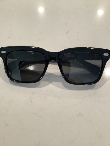 Kiaura Eichler sunglasses in excellent condition