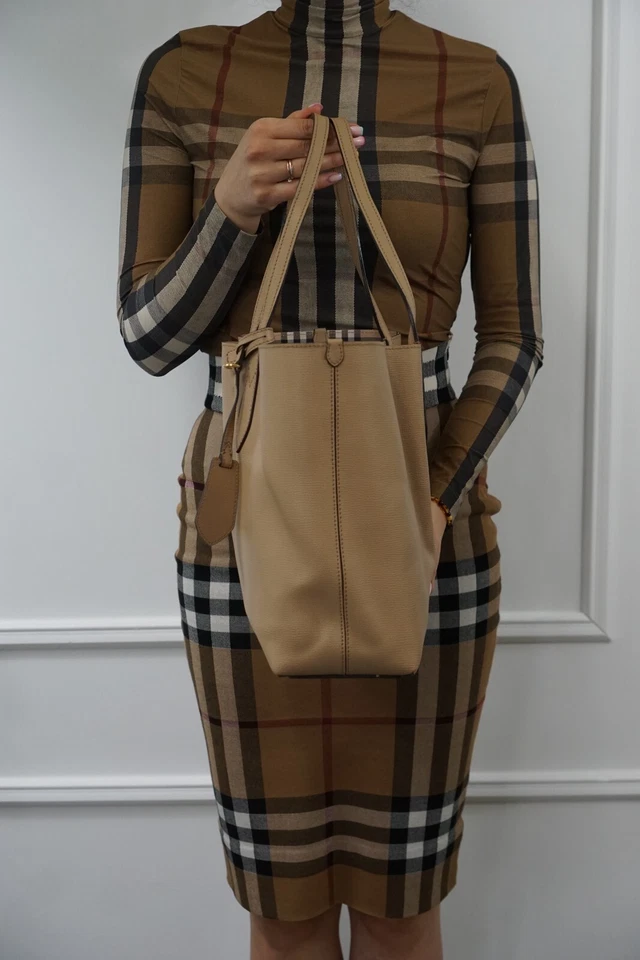 Burberry Elderberry Leather and Haymarket Check Coated Canvas Reversible Tote - Image 3 of 4