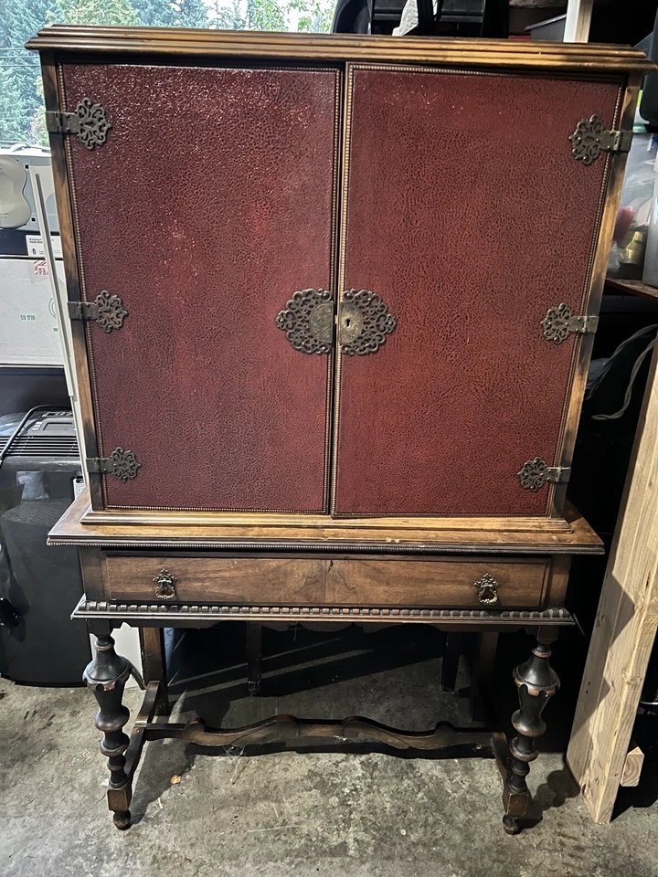 Antiguo gabinete de oficina con cerradura frontal de cuero rojo de fabricación Carman años 50 60 Foto 2 de 4