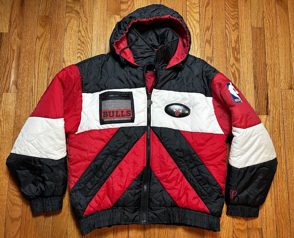 VTG 90’s Chicago Bulls Pro Player NBA Jordan Era Puffer Jacket Men’s Medium - Image 2 of 4
