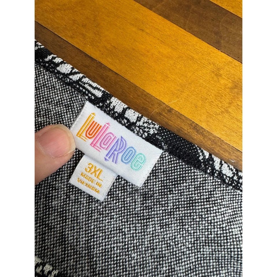 Camisa Top LuLaRoe Para Mujer 3XL Negra Blanca Estampado Abstracto Manga Kimono Grande Foto 3 de 4