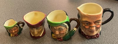 GRUPPE VON 4 X SCHÖNEN KLEINEN TOBY KRÜGEN, ROYAL DOULTON, ETC TOP ZUSTAND