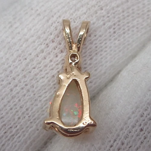 Vintage 14k Yellow Gold Fiery White Opal and Single Cut Diamond 0.5 Inch Pendant - Image 4 of 4
