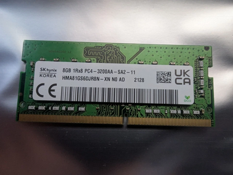 Módulo de memoria SK Hynix 8 GB PC4-25600 (DDR4-3200) SO-DIMM HMA81GS6DJR8N-XN Foto 1 de 1