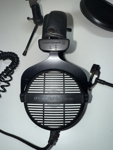 Beyerdynamic DT 990 Pro 250 ohm Open-back Studio Headphones