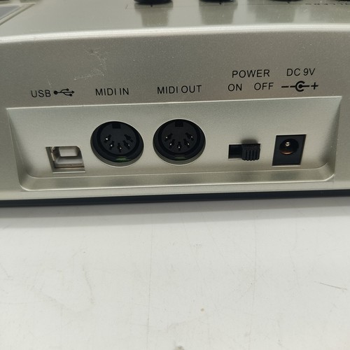 M-Audio Evolution UC33e - USB MIDI Controller - Picture 15 of 15