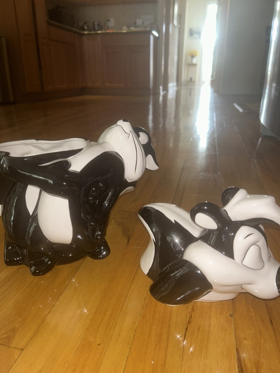 Vintage Pepe Le Pew & Penelope Kiss Cookie Jar Collectible Warner