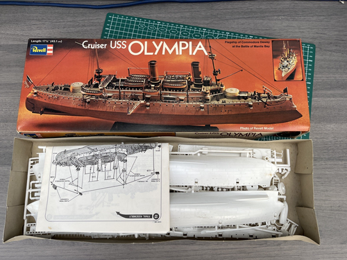 Revell Cruiser USS Olympia (Maßstab 1/232) Vintage Modellbausatz