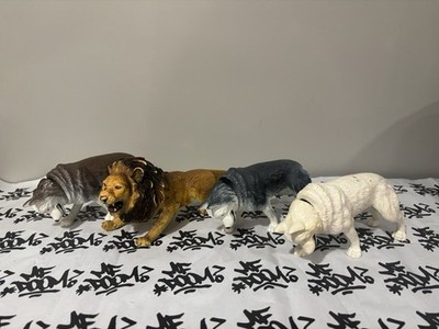 AAA Plastic Animal Figures Rare Wolf Wolves Lion Realistic Wildlife Toys 1990s