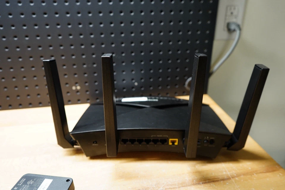 NETGEAR Nighthawk X10, AD7200 - 7 Port - Smart Wifi Router R9000 - Image 4 of 4