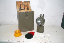 Fr&uuml;he Bundeswehr Lampe Handlampe Scheinwerfer Suchscheinwerfer in Holzkiste