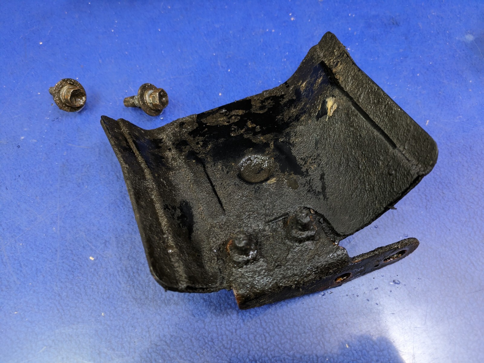 lexus gx470 0309 transfer case front driveshaft guard plate +bolts oem